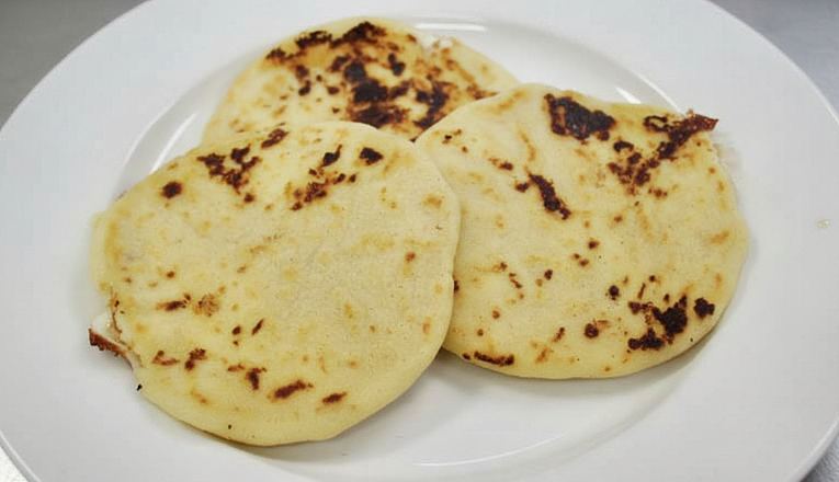 Chicharron Pupusa (1 pc)
