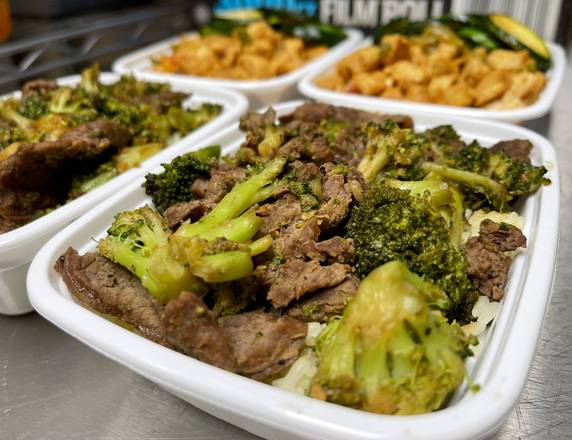 Beef & Broccoli comes with one basic side