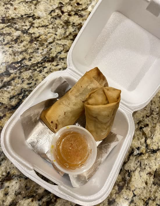 EGG ROLLS (2 PCS)