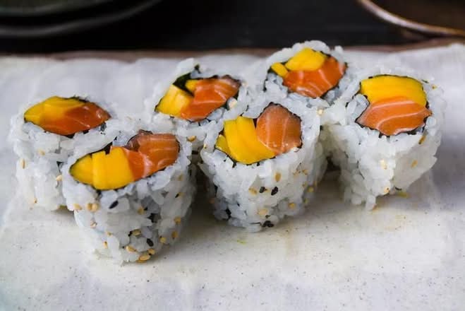 Salmon Mango Roll