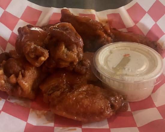 8 Chicken Wings