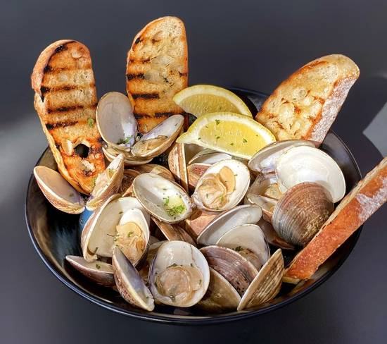 2Lbs STEAMED CLAMS