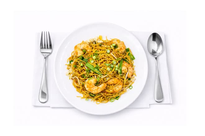T2. Mì Xào – Vietnamese Stir-Fried Egg Noodles