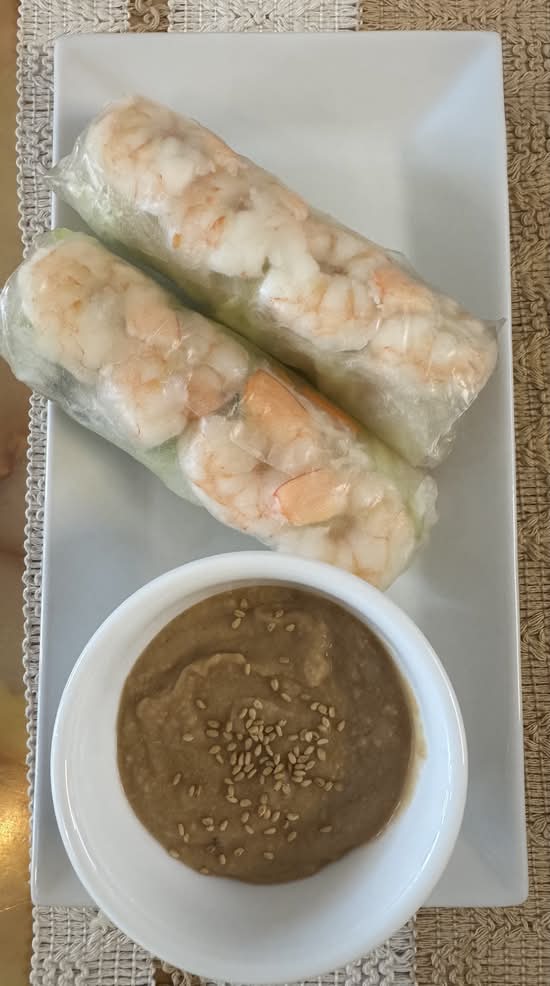 Spring Rolls (2 Rolls)