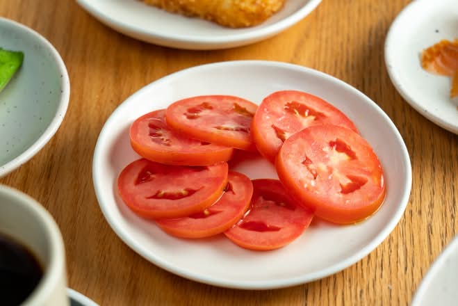 Side Fresh Tomato