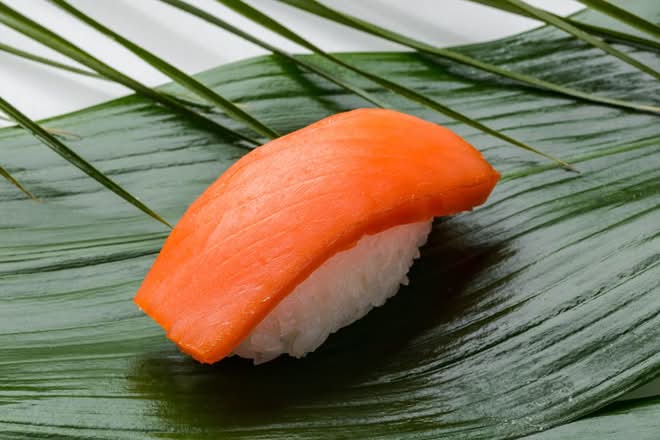 Smoked Salmon Sushi (2 Pcs)