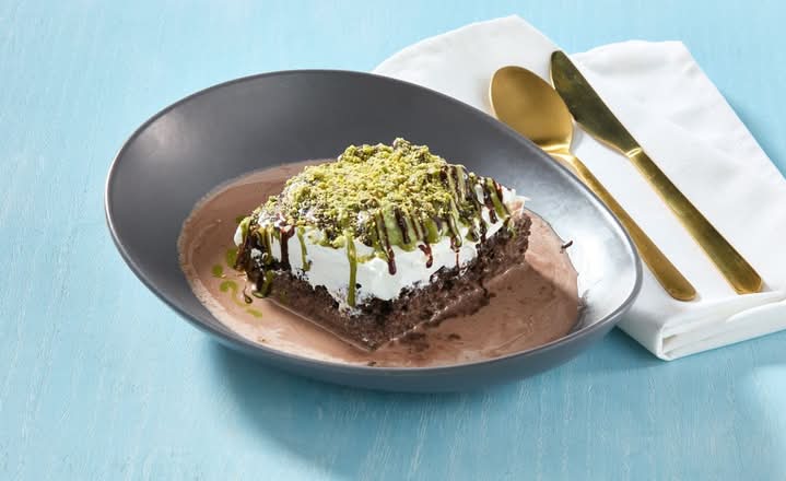ChocMilkCake-Pistachio