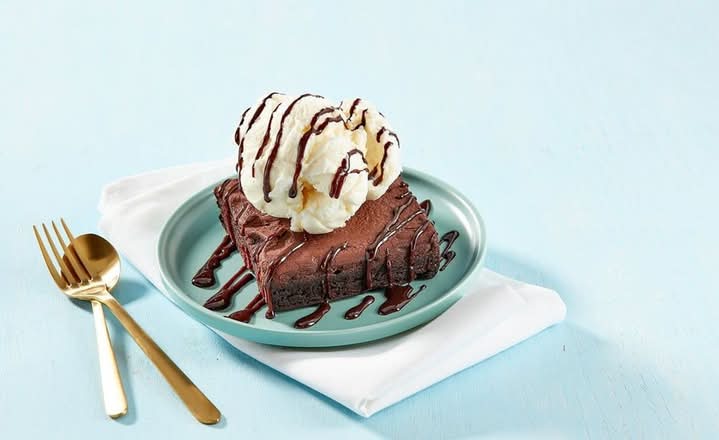 Dbl Choc. Brwnie w/ Ice Cream