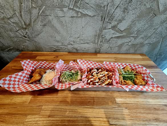 CHICKEN SAMPLER PLATTER