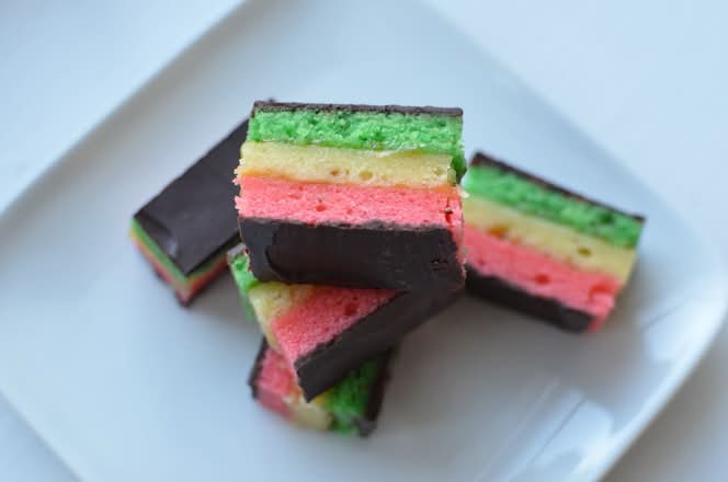 1 lb Rainbow Cookie