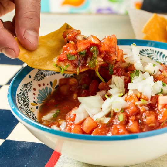 SMALL CHIPS AND SALSA