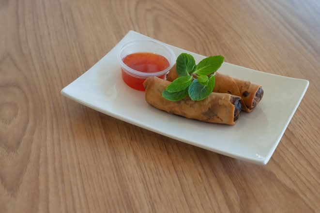 Vegetarian Egg Rolls (2 pcs)