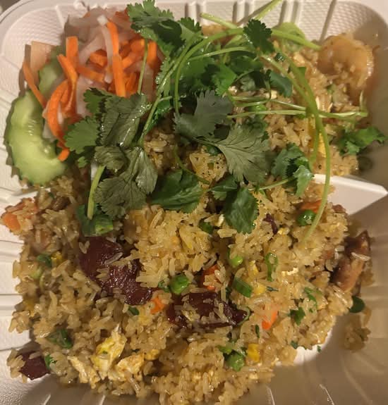 D5. Combination Fried Rice - Com Chien Thap Cam