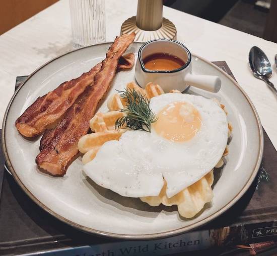 Waffle Bacon and Egg
