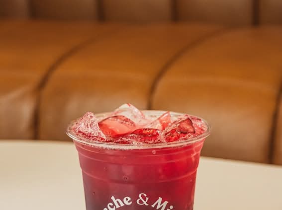 Hibiscus Spritz