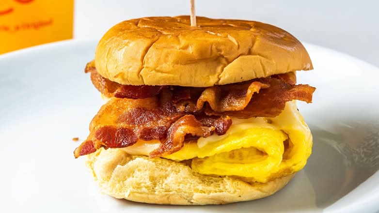 Bacon, Egg & Queso Sandwich