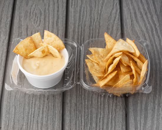 Queso & Chips (Large)