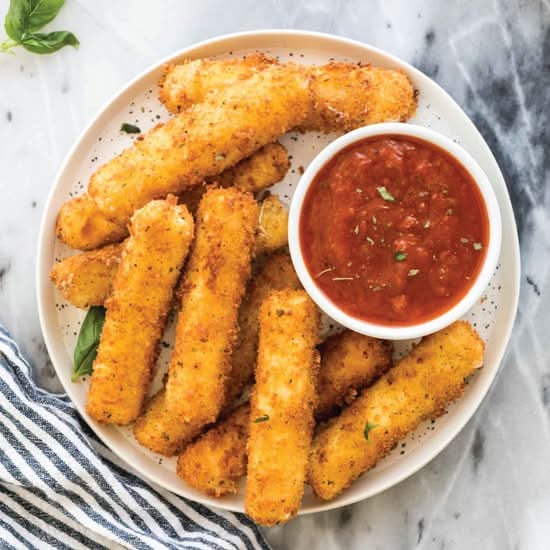 Mozzarella Sticks (6 Pieces)
