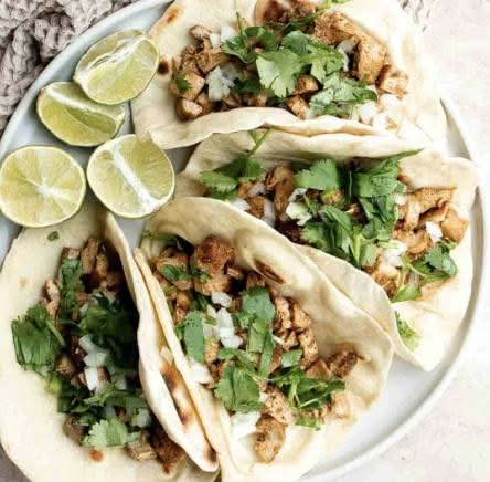 Chicken Tacos (Pollo)