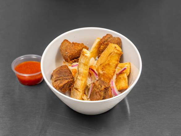 Yuca con Chicharron
