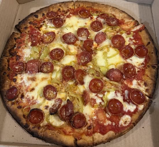 Pepperoni & Peppers Pizza