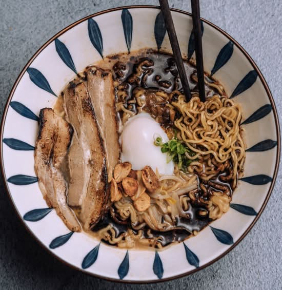BLACK GARLIC RAMEN