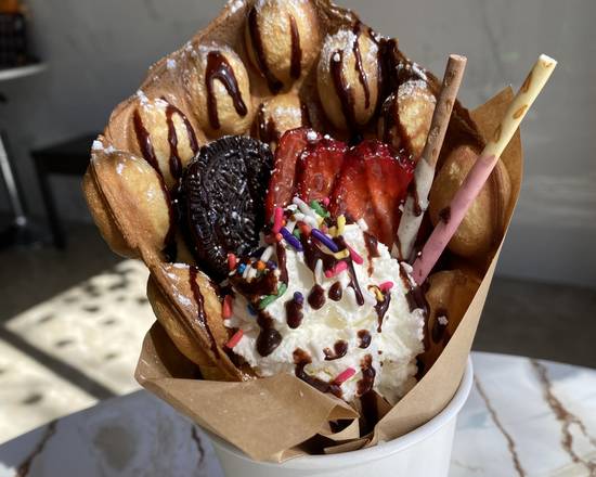 Bubble Waffle with Topping