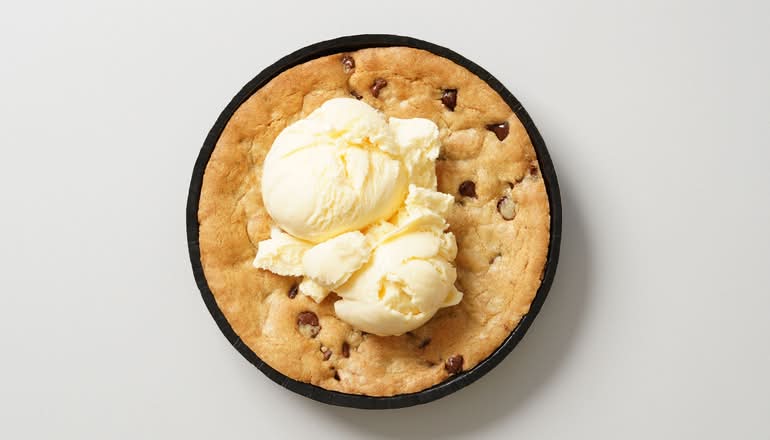 Chocolate Chip Cookie Pie + Vanilla Bean Pint