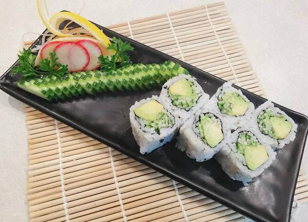Cucumber Avocado Roll (6 pcs)
