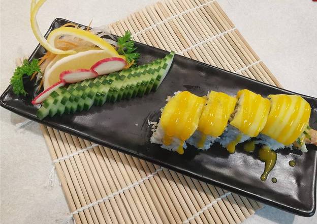 Mango Dragon Roll (8 pcs)