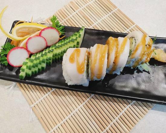 White Dragon Roll (8 pcs)
