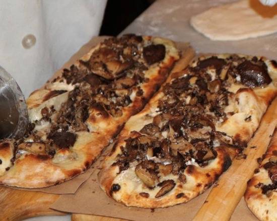Funghi E Gorgonzola Pizza